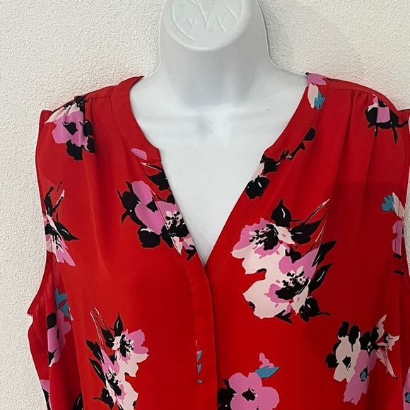 Chelsea & Theodore Floral Red Sleeveless Blouse Size XL - Picture 3 of 5